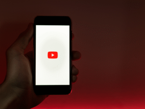 বড় পরিবর্তন আনল Youtube — ফিরছে নিষিদ্ধ নির্মাতারা